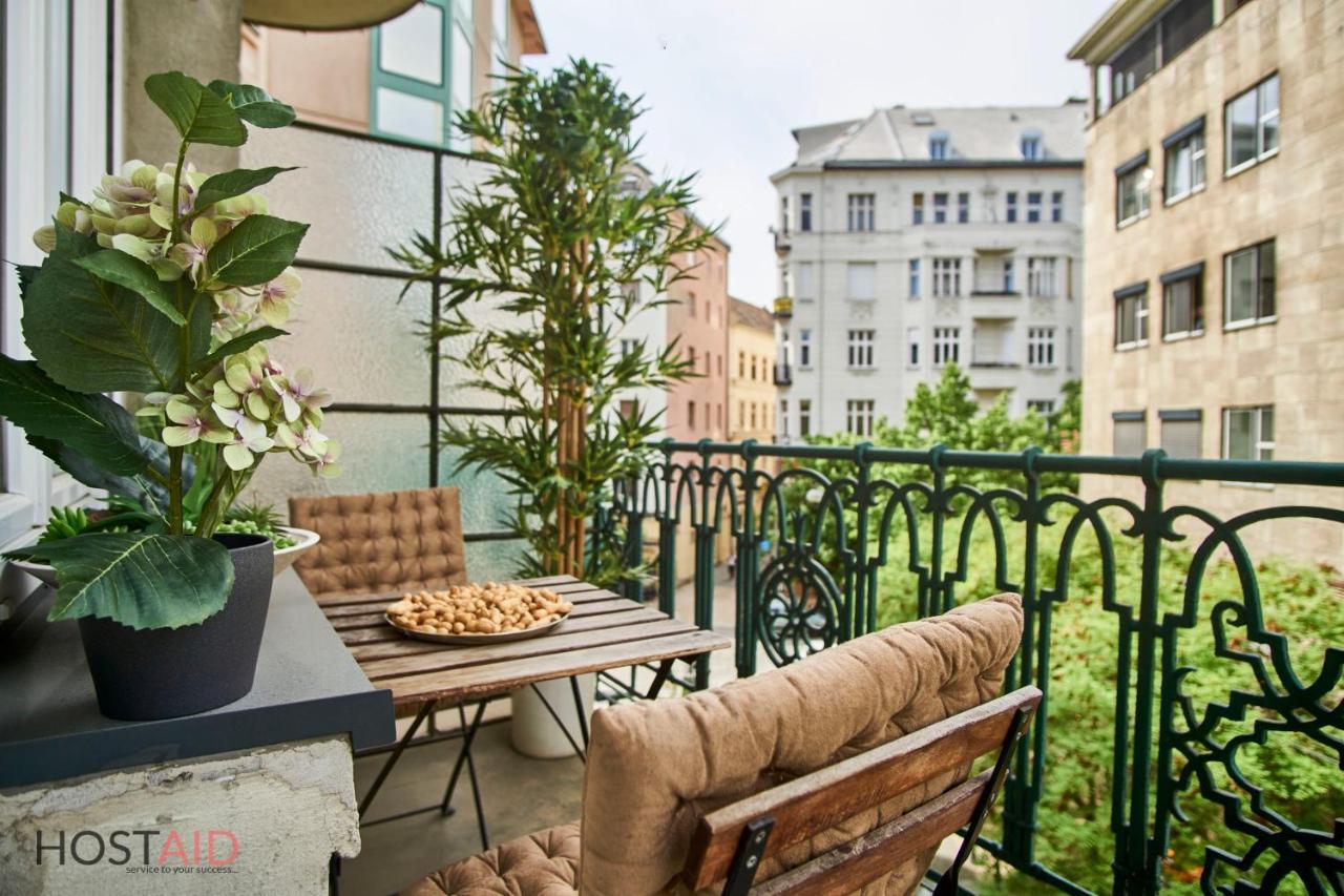 M52 Apartment - Hostaid Boedapest Buitenkant foto