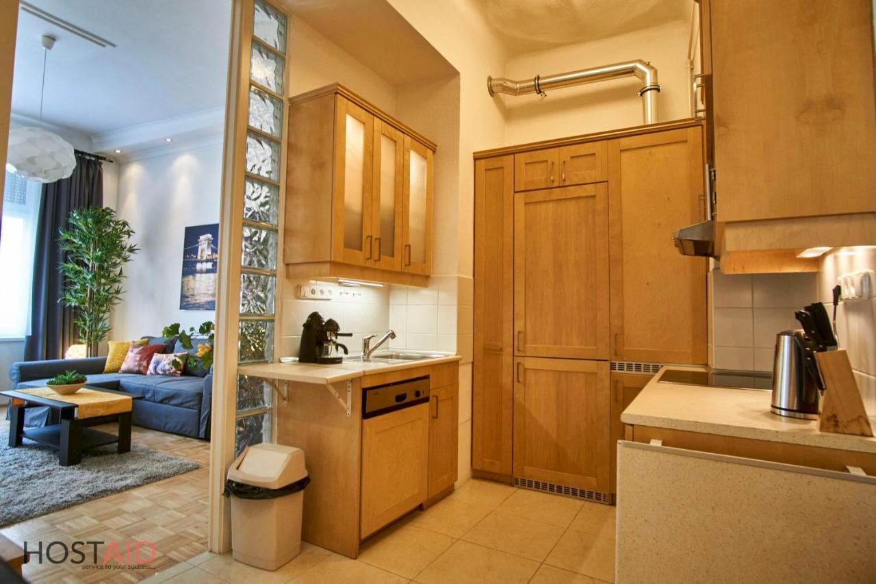 M52 Apartment - Hostaid Boedapest Buitenkant foto