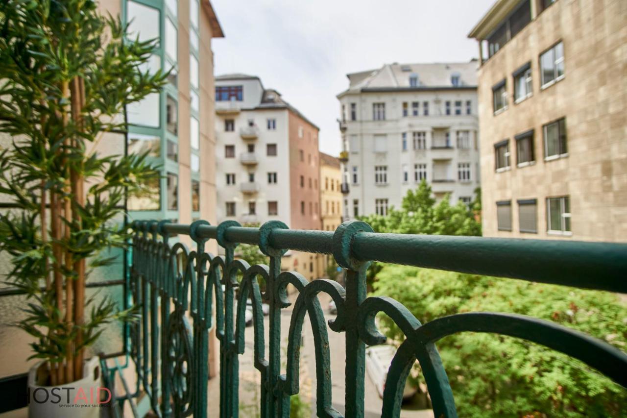M52 Apartment - Hostaid Boedapest Buitenkant foto