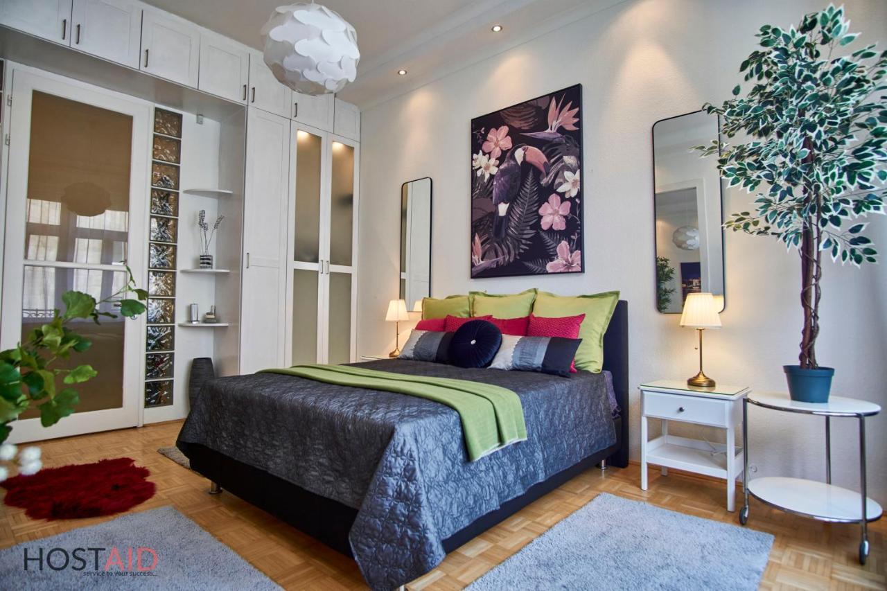 M52 Apartment - Hostaid Boedapest Buitenkant foto