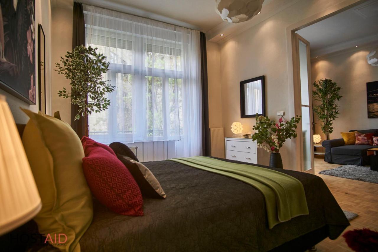 M52 Apartment - Hostaid Boedapest Buitenkant foto