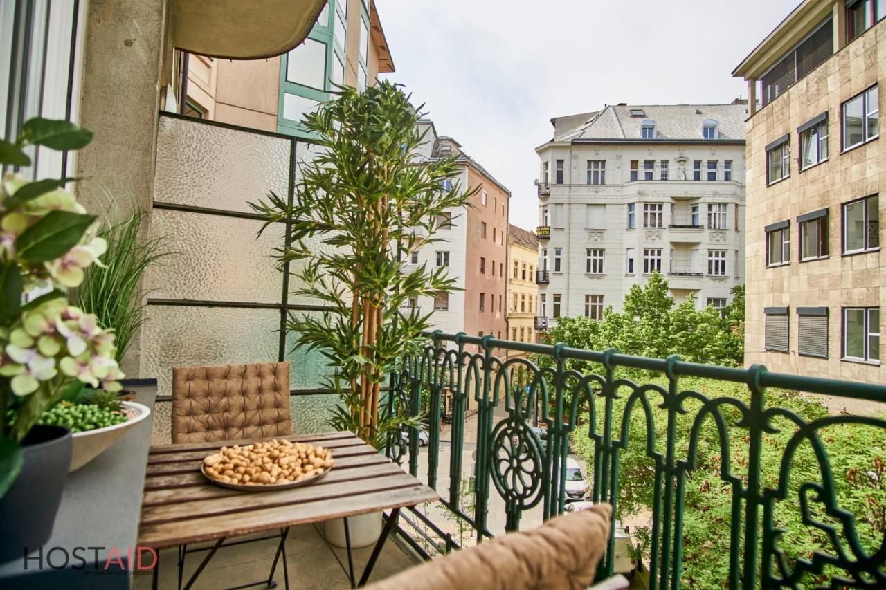 M52 Apartment - Hostaid Boedapest Buitenkant foto
